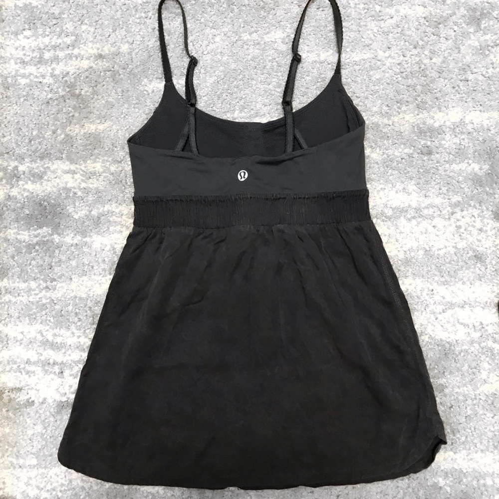 Lululemon workout tank size 2 - Picture 3 of 3